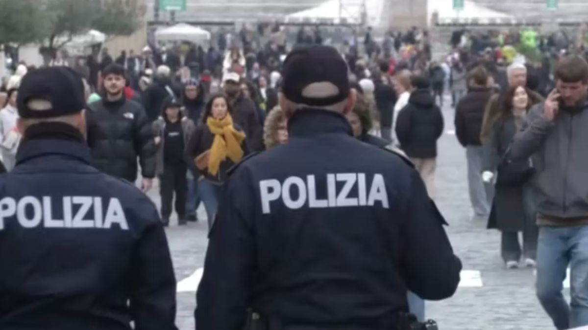 massima attenzione natale blindato in italia scatta l8217allarme per i lupi solitari da Thesocialpost.it massima attenzione natale blindato in italia scatta l8217allarme per i lupi solitari