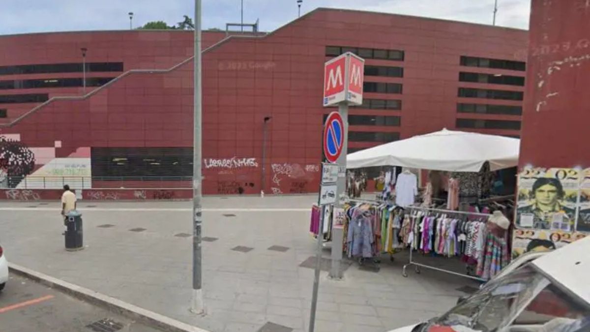 Stupro a Roma, tre uomini violentano una giovane di 23 anni fuori dalla metro