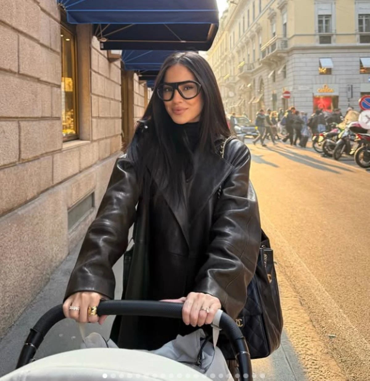 Scatto social di Giulia De Lellis con la figlia Priscilla senza mostrarne il volto