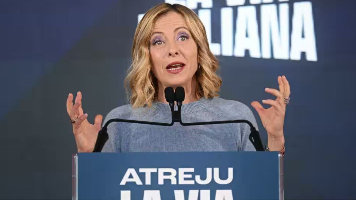 La coppia vip va da Giorgia Meloni: lui è il campionissimo di Serie A, l’annuncio a sorpresa