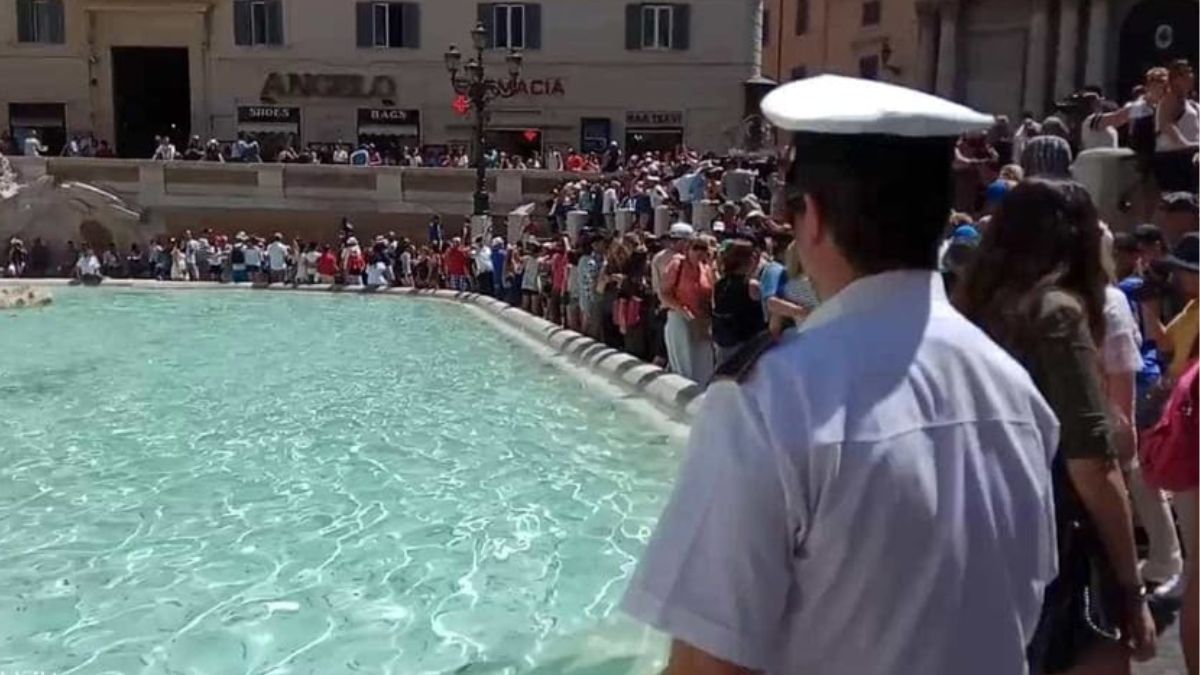 roma fontana di trevi a pagamento per vederla i turisti dovranno acquistare un biglietto da 2 euro da Thesocialpost.it roma fontana di trevi a pagamento per vederla i turisti dovranno acquistare un biglietto da 2 euro