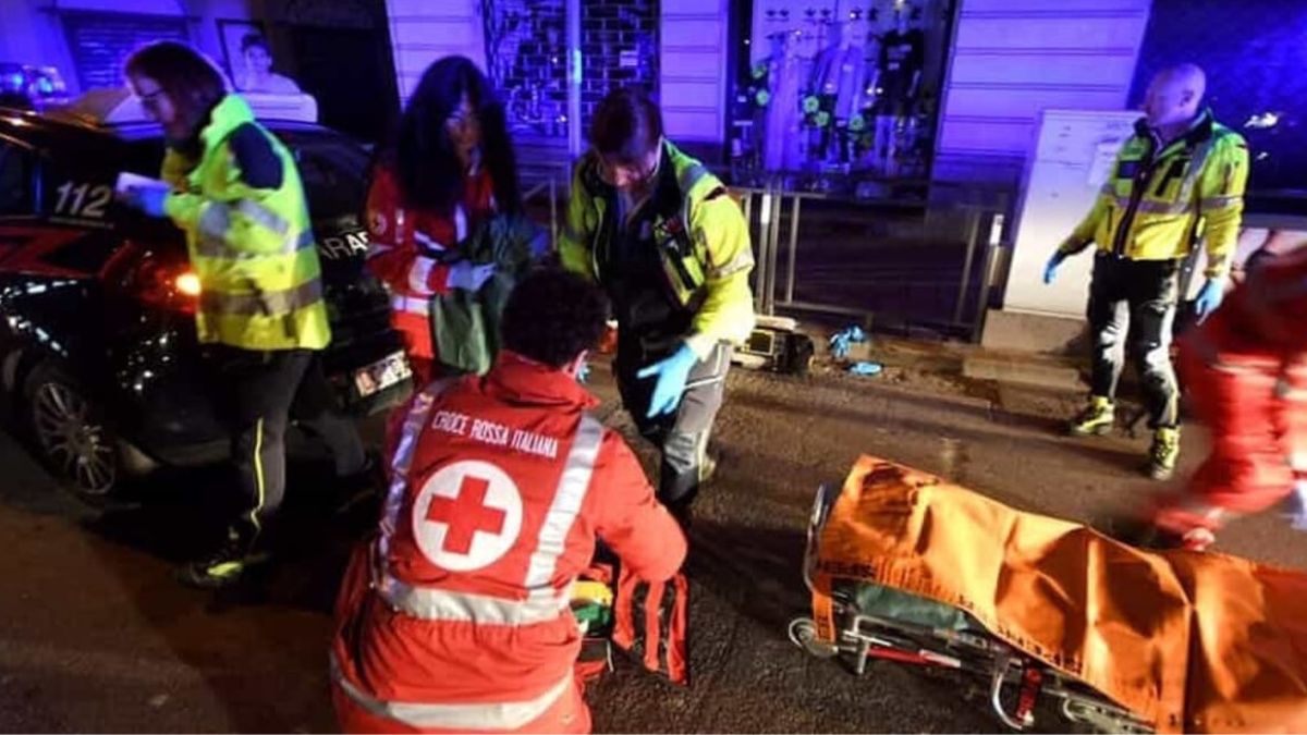 una pozza di sangue accoltellato in strada orrore in italia da Thesocialpost.it una pozza di sangue accoltellato in strada orrore in italia