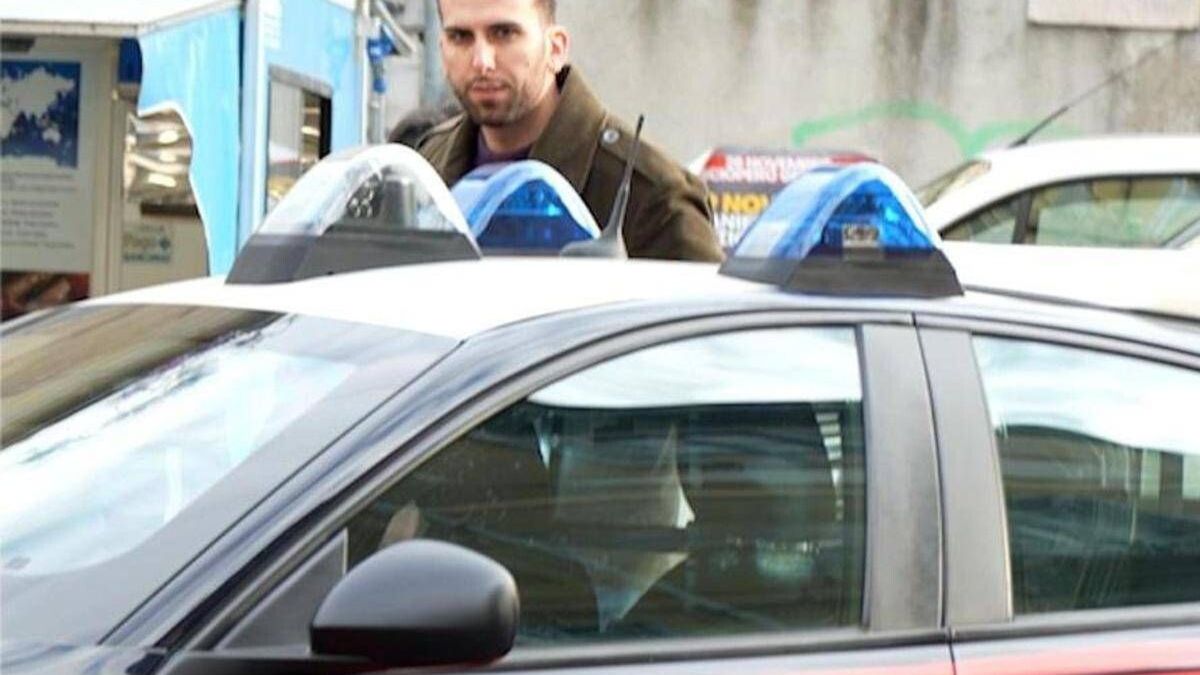 “Arrestato!”. Il segretario del partito italiano nei guai: cosa succede