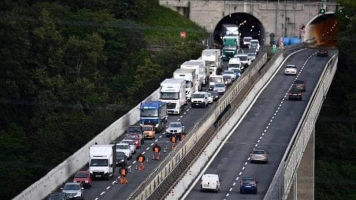 Incidente micidiale in autostrada, tutto bloccato: soccorsi sul posto e sirene ovunque