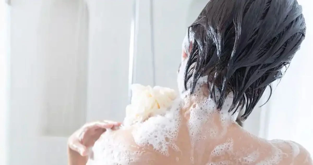 Alzheimer, il primo segnale è nella doccia: occhio a questo sintomo