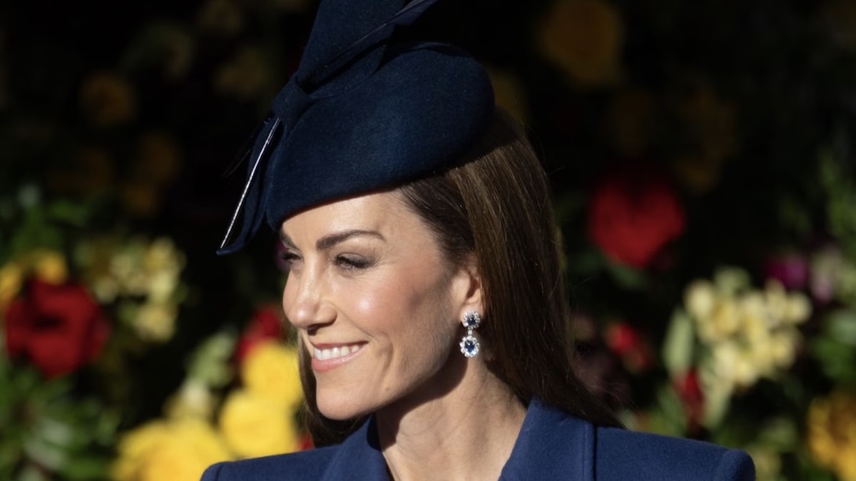 “Lungo e soprattutto blu”. Kate Middleton, il dettaglio del suo abbigliamento nasconde un significato segreto
