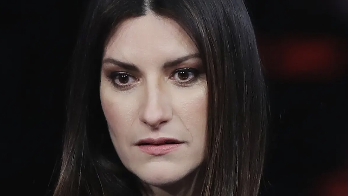 Laura Pausini diffidata, il big italiano ancora furente: “Ecco cosa mi ha fatto”
