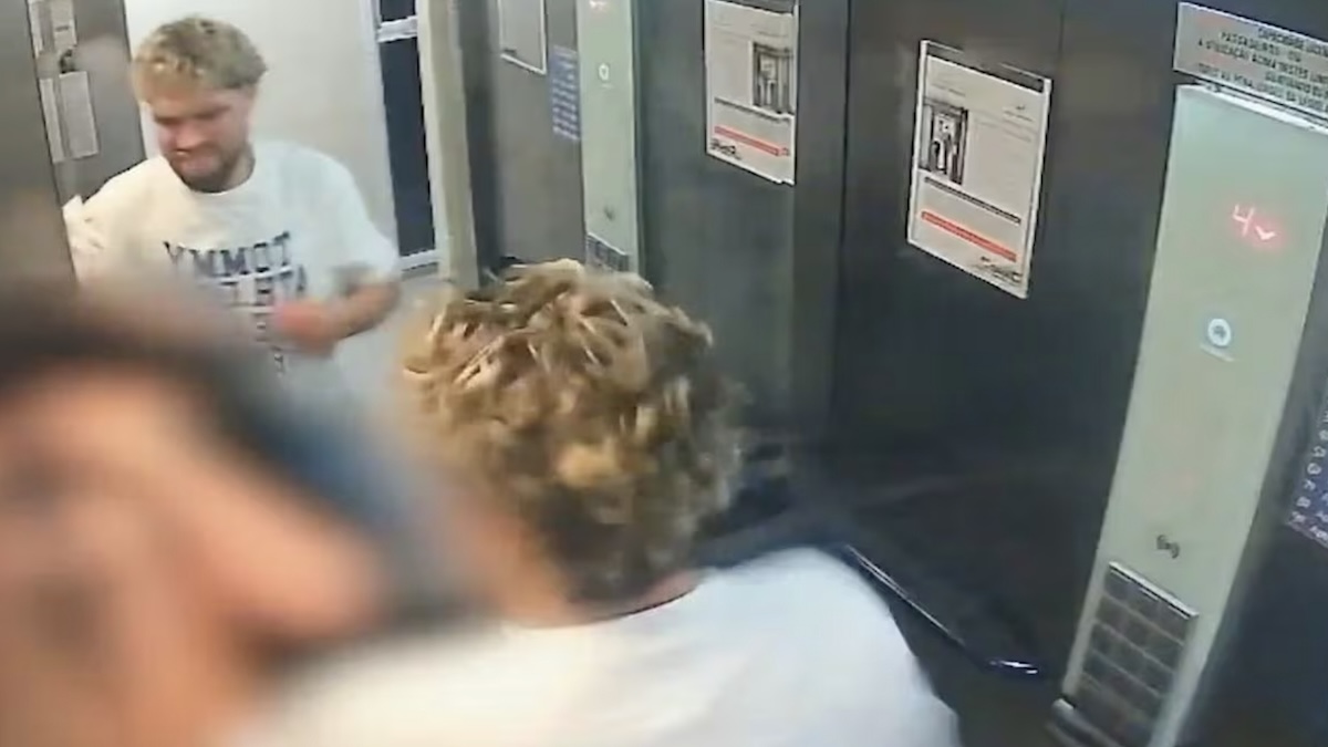 pugni in faccia e ginocchiate alla fidanzata le immagini shock dentro l8217ascensore da Thesocialpost.it pugni in faccia e ginocchiate alla fidanzata le immagini shock dentro l8217ascensore