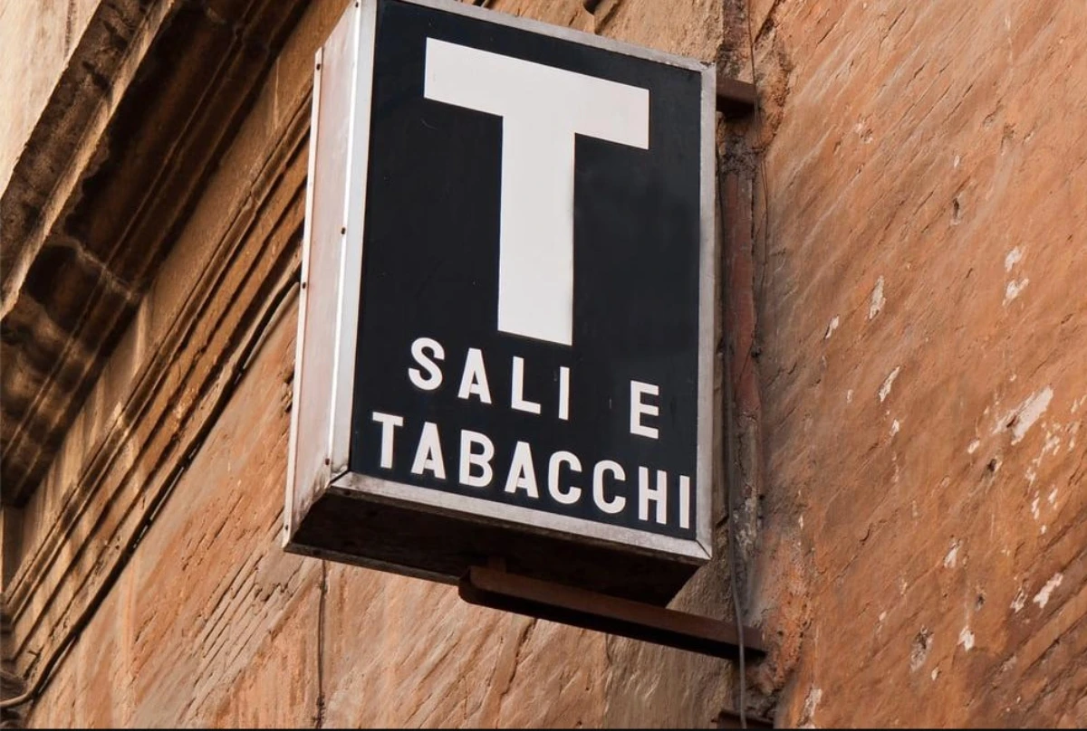 Sigarette, aumenti in arrivo dal 1° gennaio: la nuova tabella prezzi per pacchetto