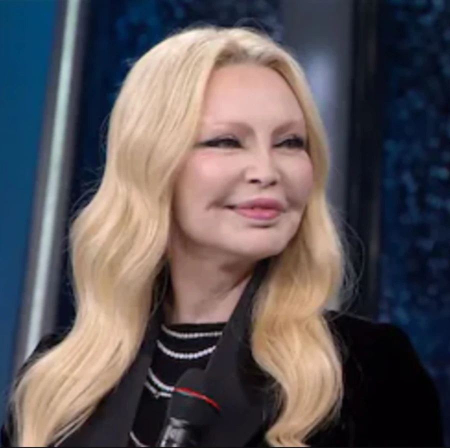 Carlo Conti e Patty Pravo durante Sarà Sanremo su Rai 1