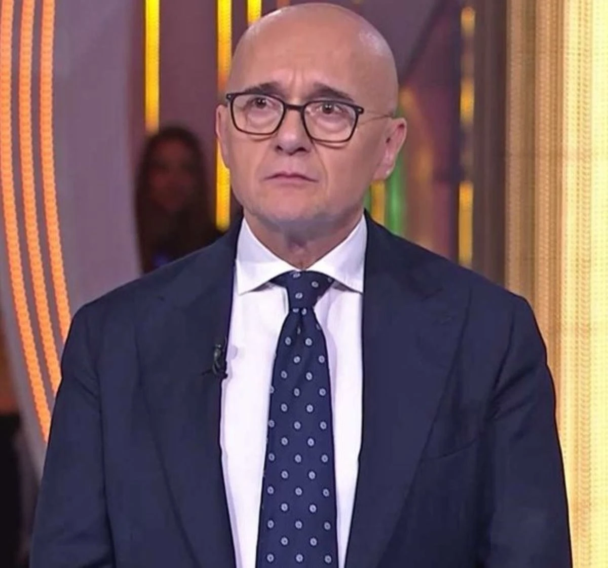 Alfonso Signorini durante una puntata del Grande Fratello