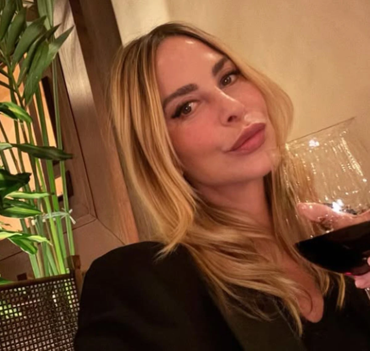Stefania Orlando in un primo piano durante un evento pubblico