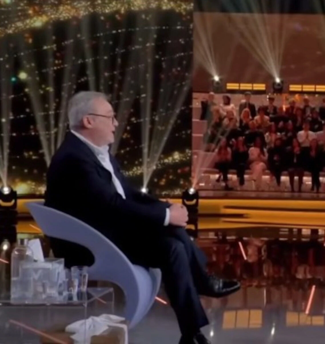 Claudio Amendola emozionato durante l'intervista a Verissimo