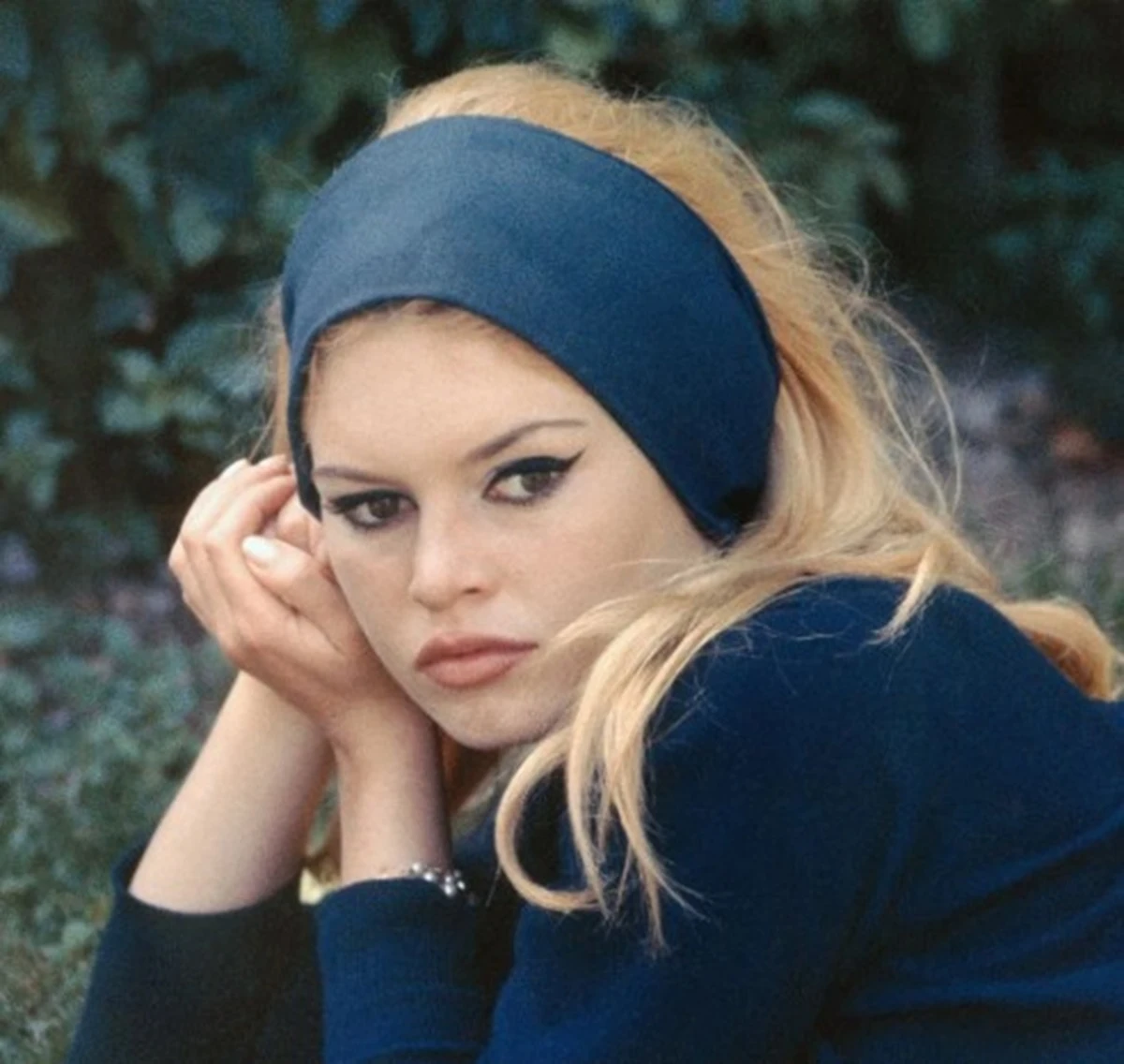 Brigitte Bardot in età matura durante un evento pubblico