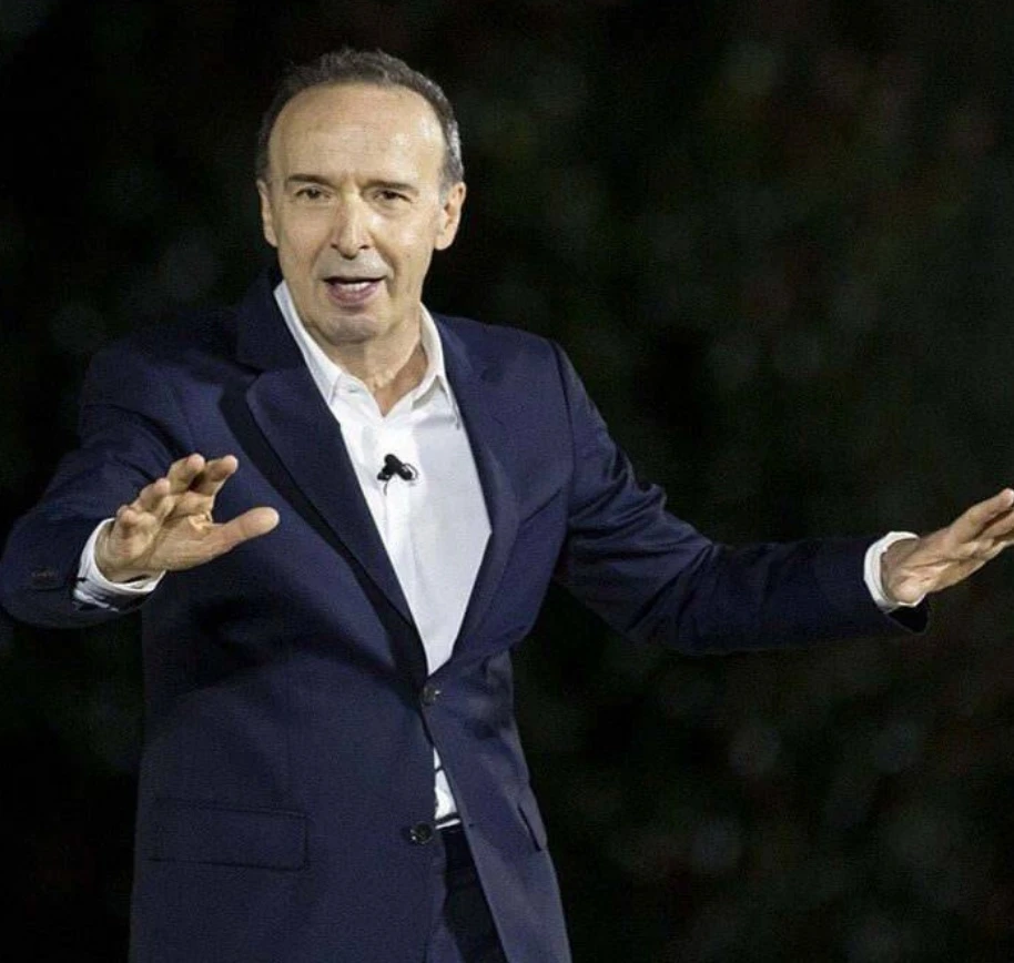 Benigni in primo piano