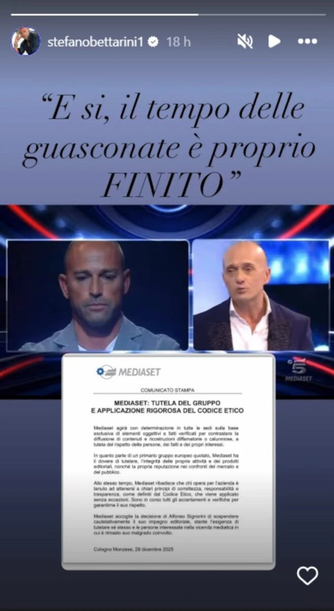 Stefano Bettarini mentre registra un video per i social