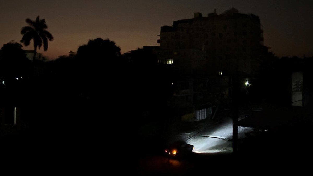 “Sistema elettrico in crisi”. Blackout totale, 3,5 milioni di persone senza luce. Cosa succede “Sistema elettrico in crisi”. Blackout totale, 3,5 milioni di persone senza luce. Cosa succede