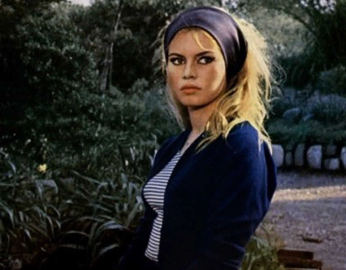 Brigitte Bardot in uno dei suoi celebri scatti in bianco e nero