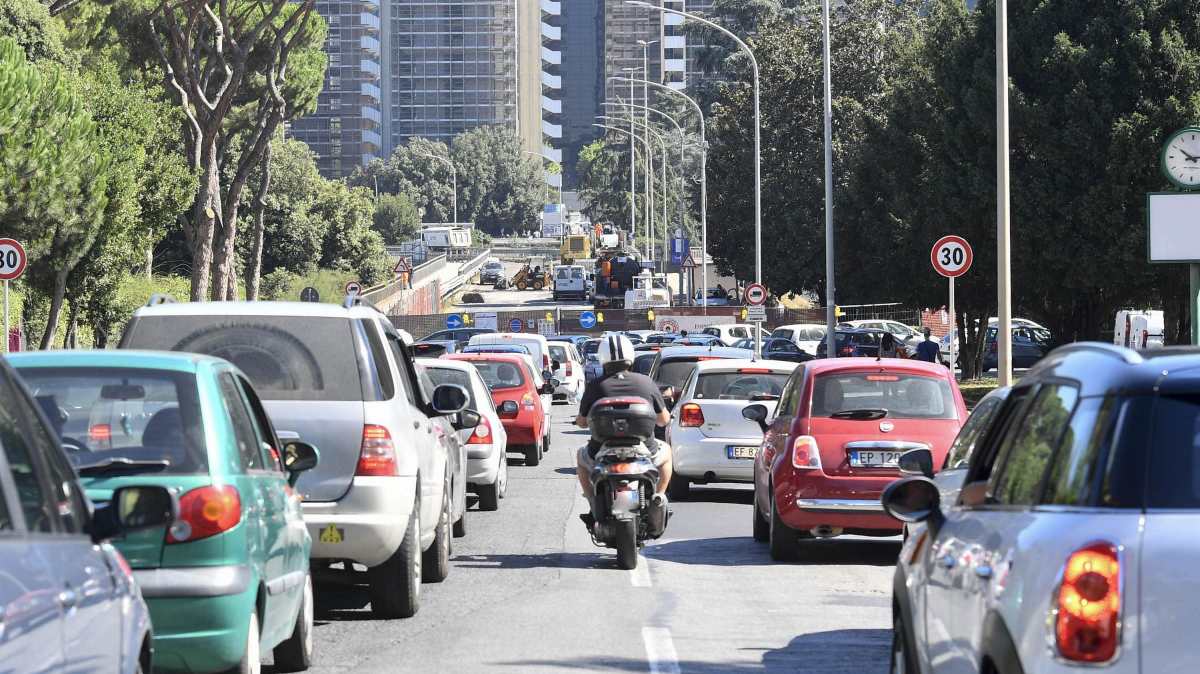 roma blocco del traffico domenica 14 dicembre orari veicoli esclusi e aree della fascia verde da Thesocialpost.it roma blocco del traffico domenica 14 dicembre orari veicoli esclusi e aree della fascia verde