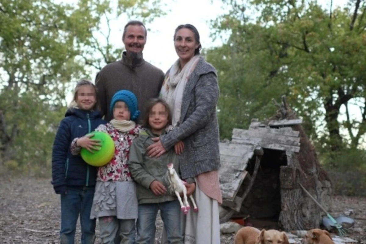 Interni della struttura protetta dove si trovano i figli della famiglia del bosco