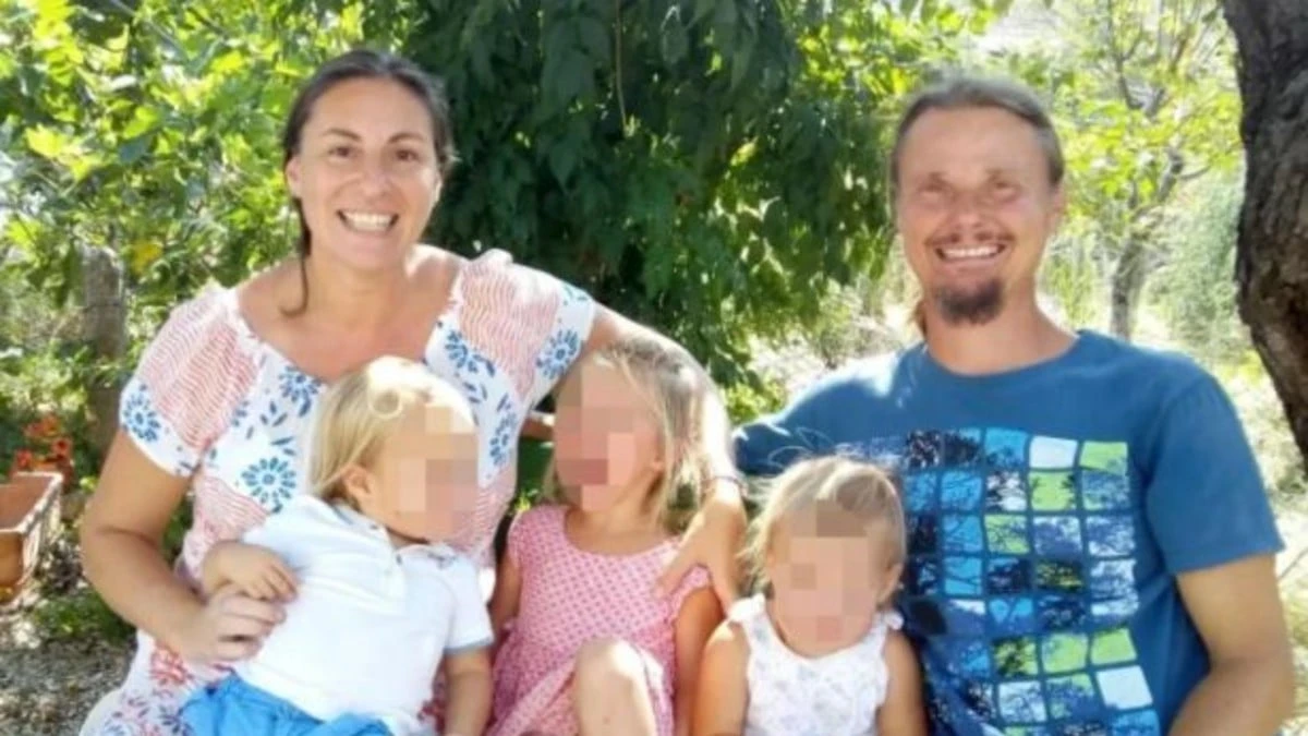 Famiglia nel bosco, la decisione ‘estrema’ dei genitori: “Documenti in arrivo, pronti a lasciare l’Italia”