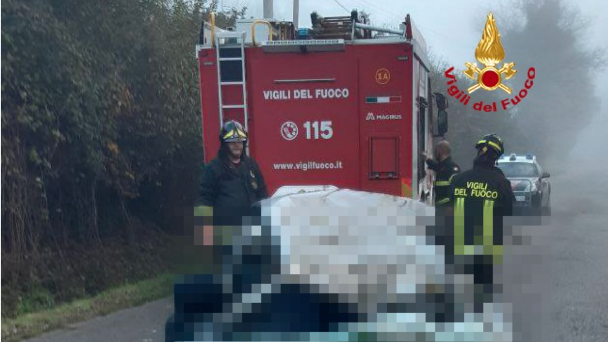 Schianto mortale, orrore tra le lamiere: muore un uomo di 48 anni
