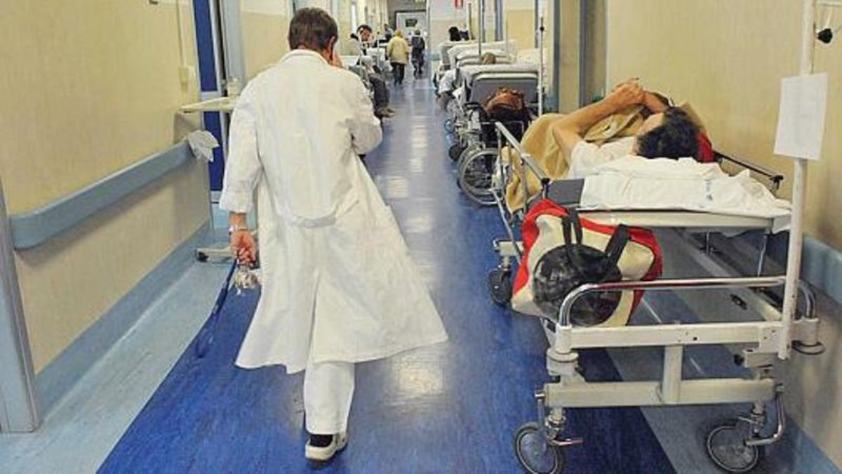 boom dell8217influenza scuole a rischio lockdown ospedali in160tilt160 da Thesocialpost.it boom dell8217influenza scuole a rischio lockdown ospedali in160tilt160