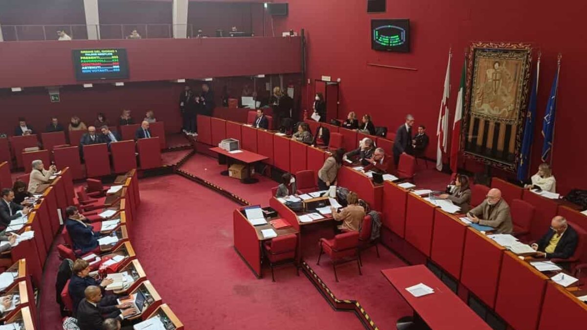 abusata a 12 anni da lui la denuncia shock della politica italiana il racconto agghiacciante da Thesocialpost.it abusata a 12 anni da lui la denuncia shock della politica italiana il racconto agghiacciante