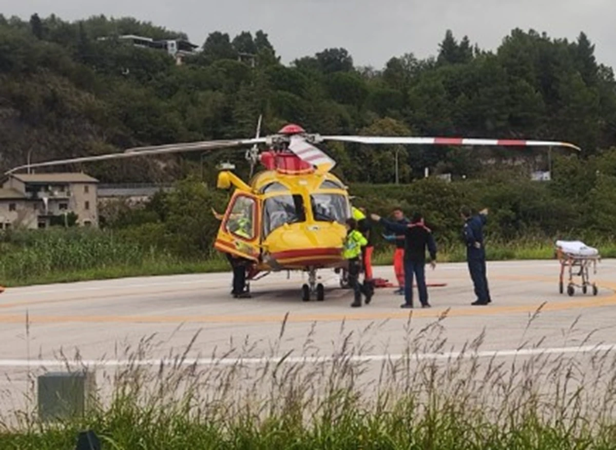 Auto incidentata dopo un volo di 100 metri