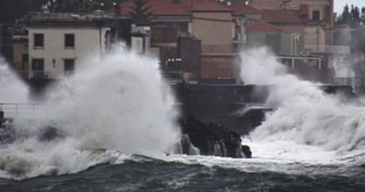 “Giovedì da incubo”. Maltempo, il ciclone si abbatte sull’Italia. Pericolo altissimo, bufere e mareggiate
