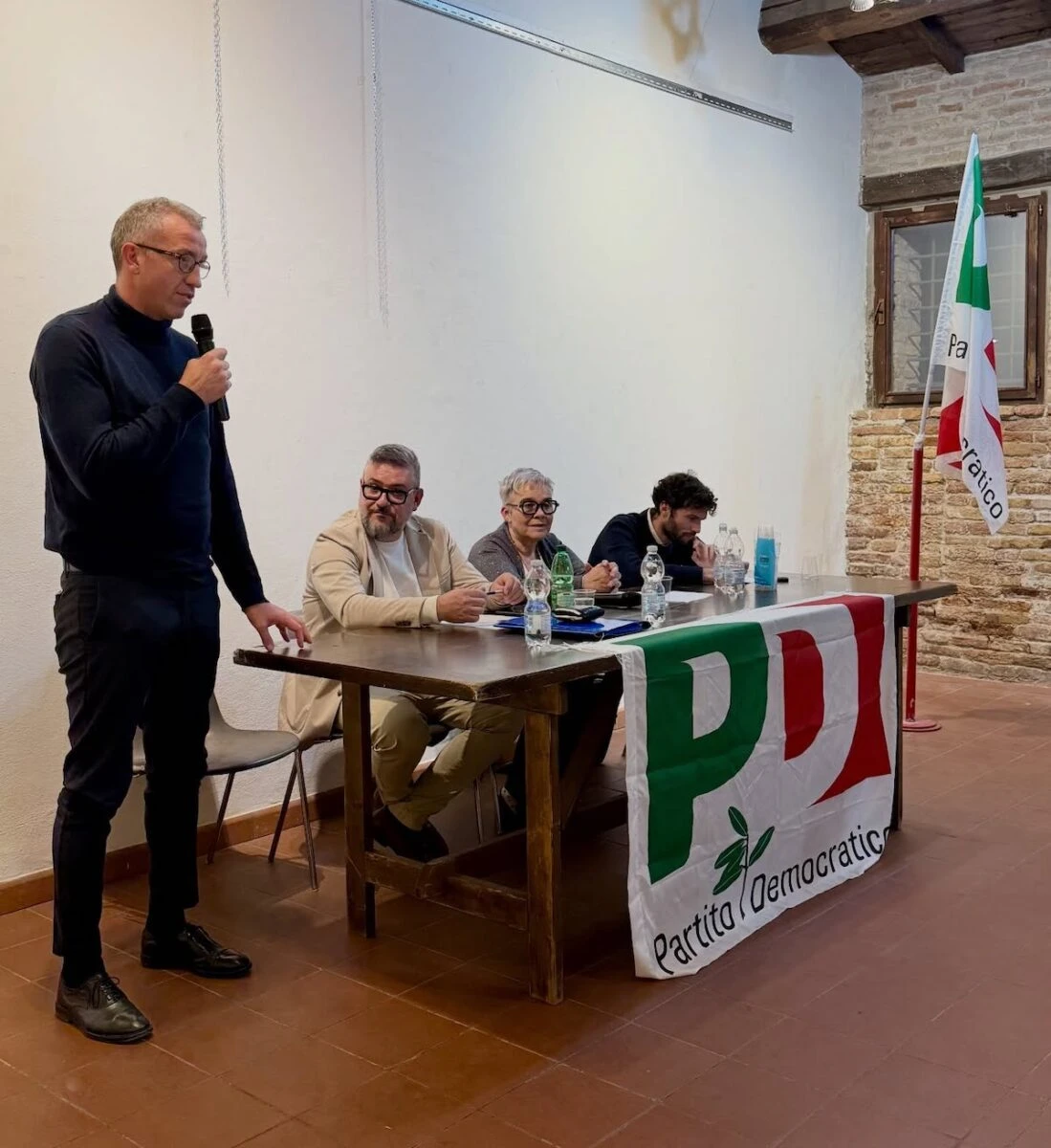 Mattia Missiroli durante un evento pubblico a Cervia