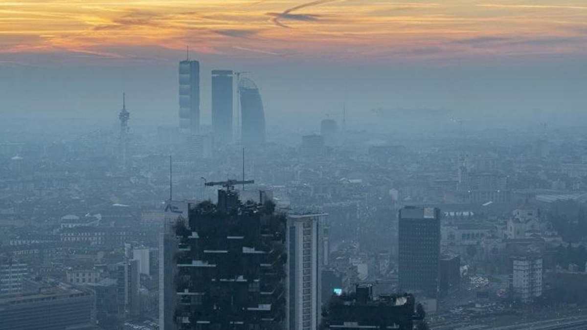 Meteo, nebbie fitte e smog alle stelle: cosa ci aspetta nei prossimi giorni Meteo, nebbie fitte e smog alle stelle: cosa ci aspetta nei prossimi giorni