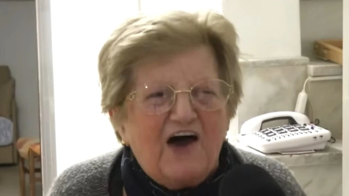 Vittoria Grimaldi al lavoro sulle orecchiette