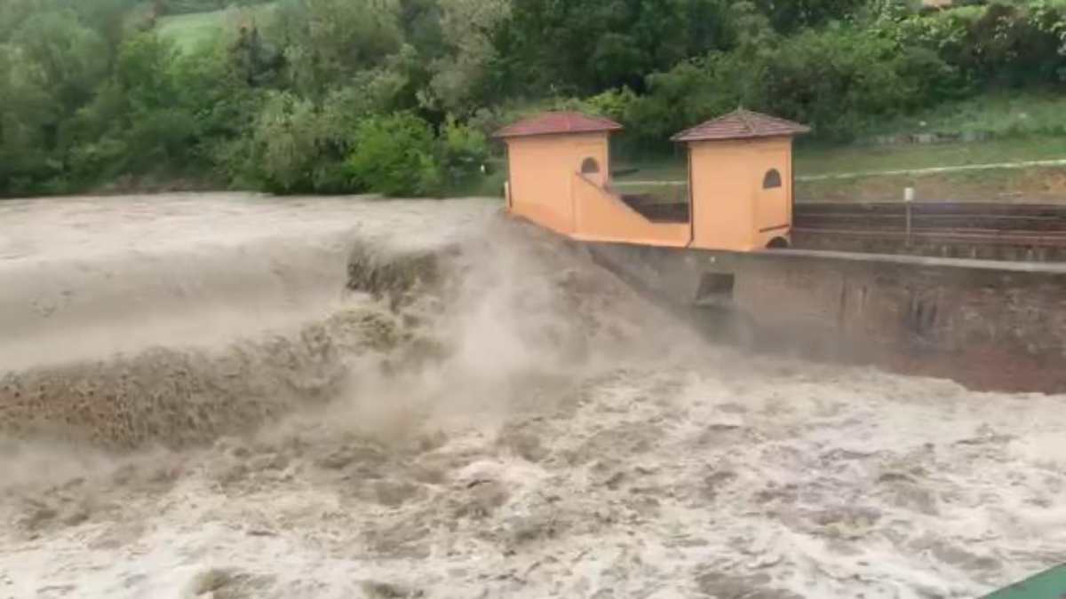 maltempo nel bolognese evacuazioni a san lazzaro per il rischio idice da Thesocialpost.it maltempo nel bolognese evacuazioni a san lazzaro per il rischio idice