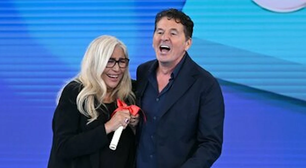Teo Mammucari e Mara Venier nel corso del siparietto a Domenica In