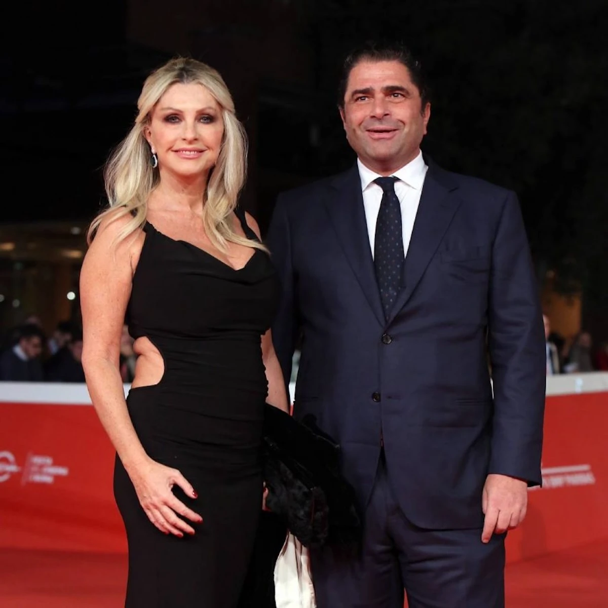 Primo piano di Paola Ferrari durante un'intervista televisiva