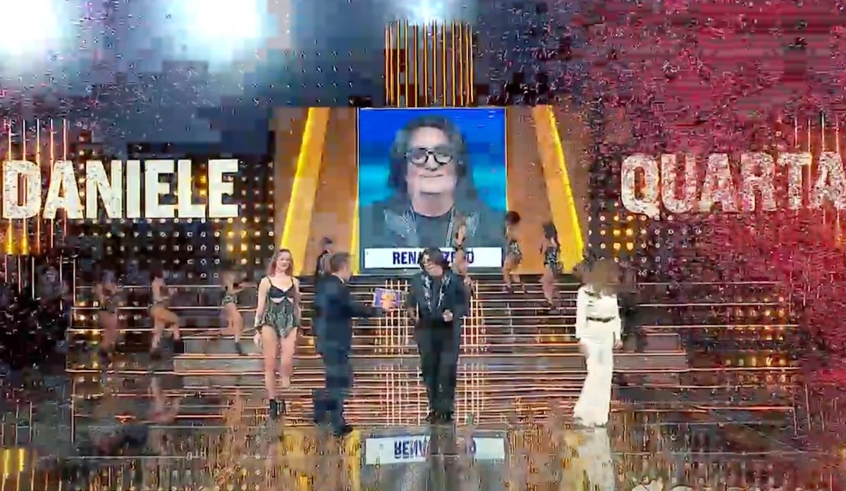 Esibizioni e applausi durante la finale di Tali e Quali Show