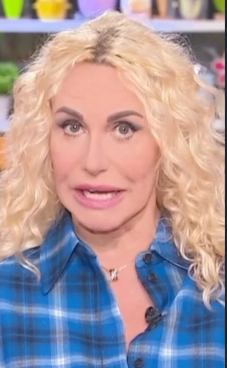Antonella Clerici in una foto legata al suo programma su Rai 1