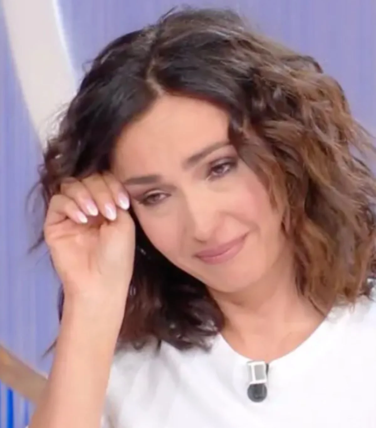 Caterina Balivo commossa in studio durante La volta buona