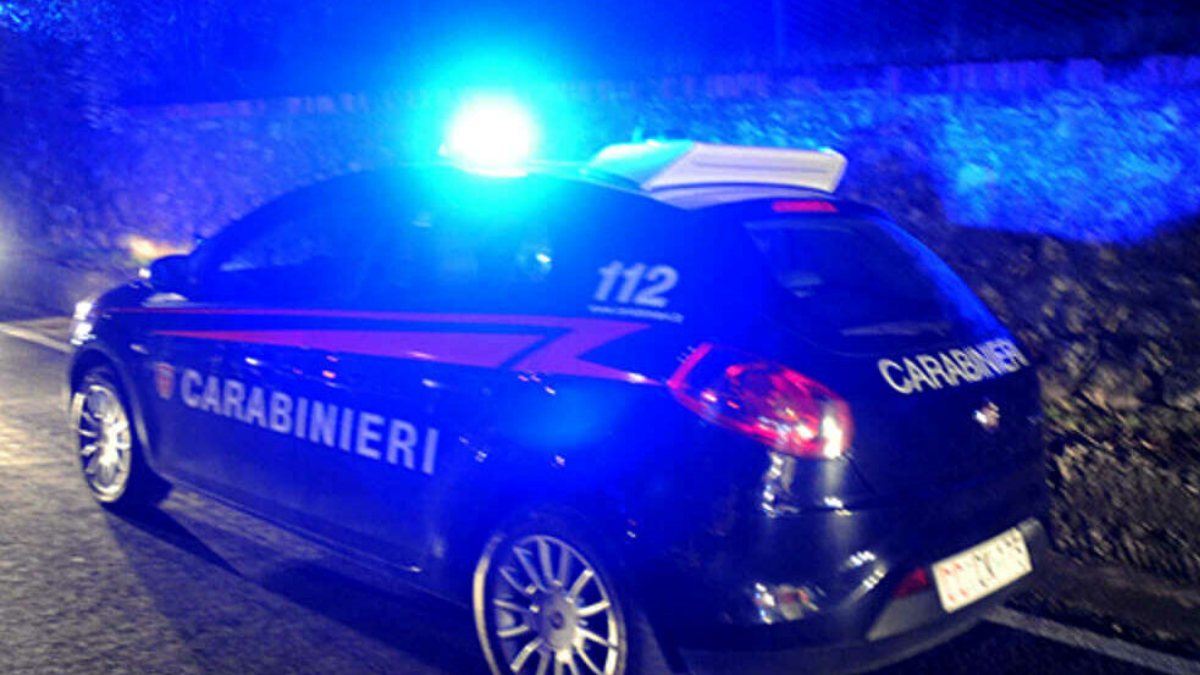 Aggredita a coltellate in casa dall’ex a Monza, donna di 31 anni in gravi condizioni