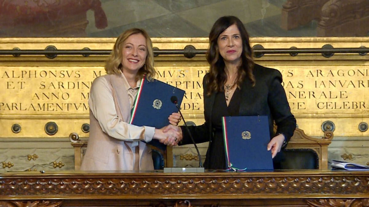 scuola il governo commissaria quattro regioni non hanno fatto gli accorpamenti il pd gravissimo da Thesocialpost.it scuola il governo commissaria quattro regioni non hanno fatto gli accorpamenti il pd gravissimo