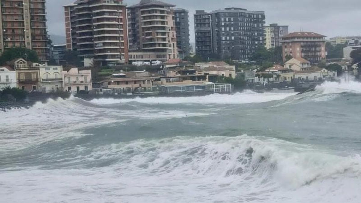 ciclone sull8217italia quanto durer224 il forte maltempo e dove colpir224 da Thesocialpost.it ciclone sull8217italia quanto durer224 il forte maltempo e dove colpir224