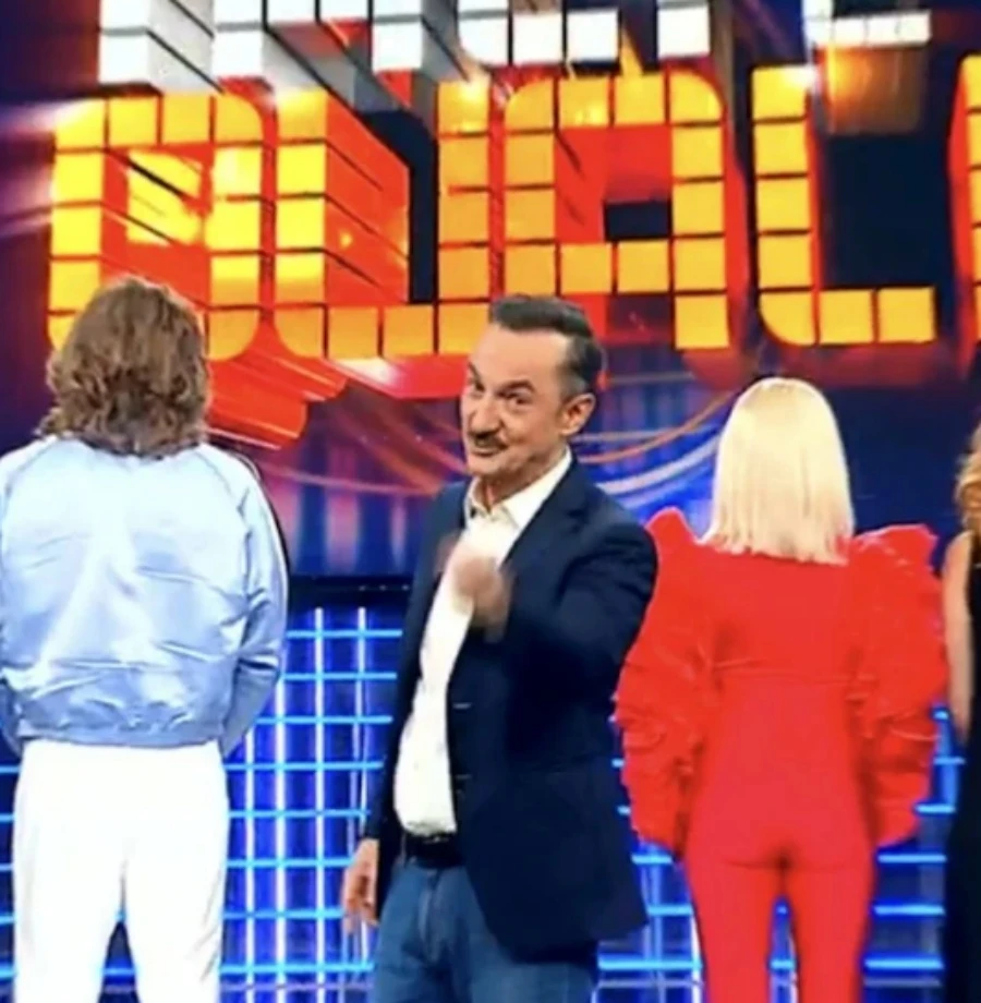 Nicola Savino durante la conduzione di Tali e quali show