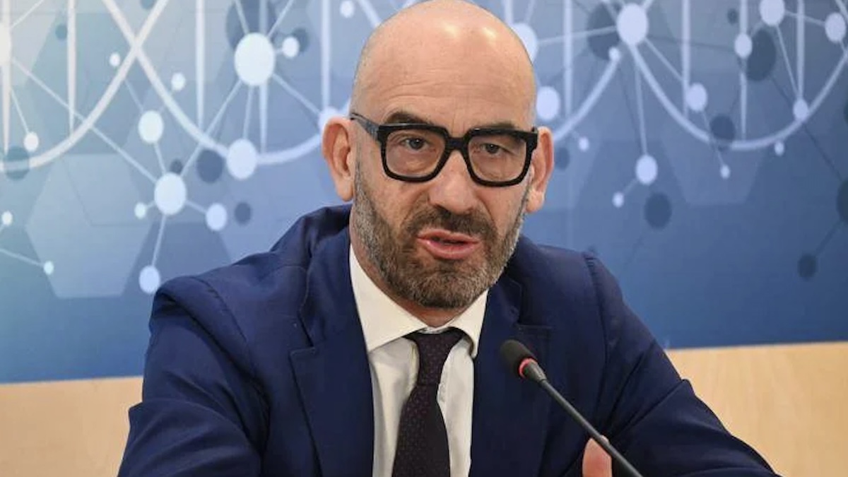 Influenza K Italia, nuovo picco spaventoso. Bassetti categorico: “Ecco cosa fare”