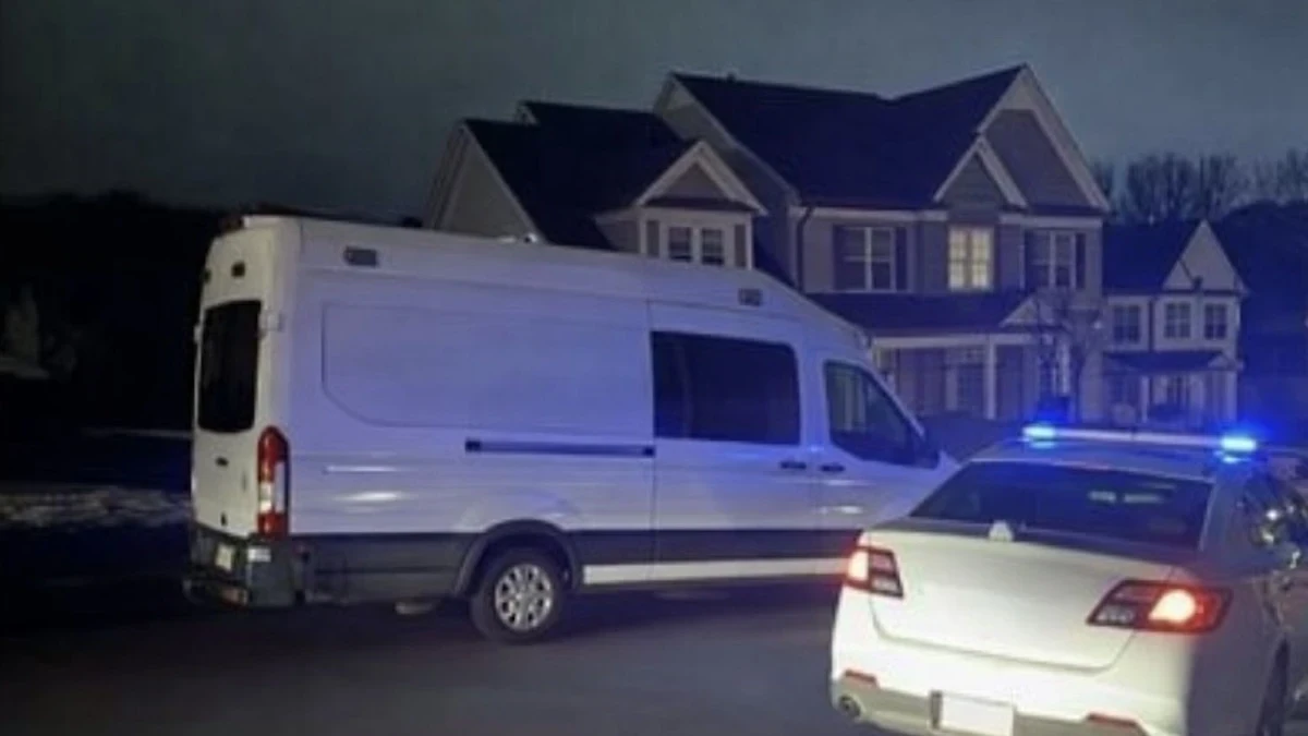 “Aiuto! Papà sta uccidendo tutti”. Lite familiare in tragedia, la chiamata del figlio 12enne