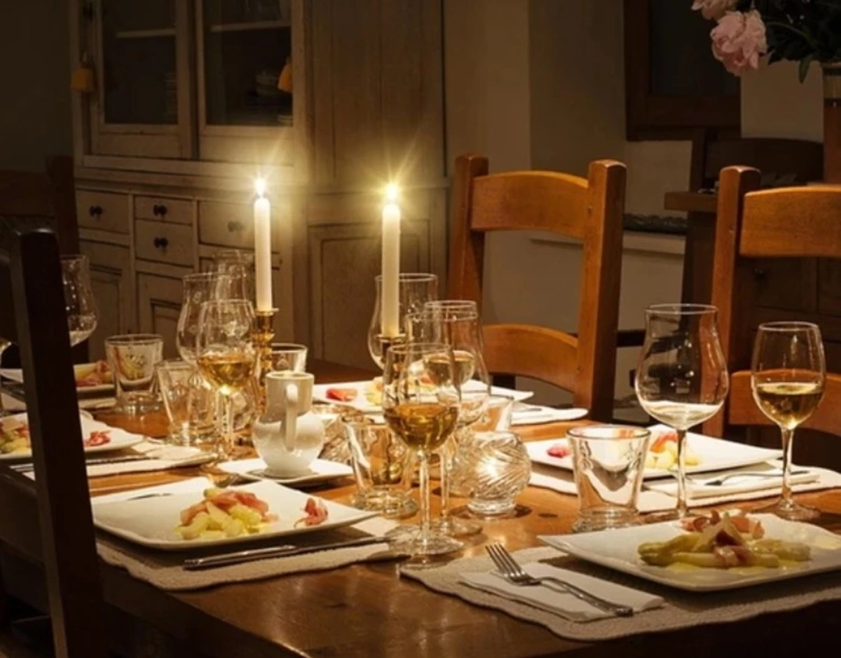 Tavola imbandita per il cenone di Capodanno