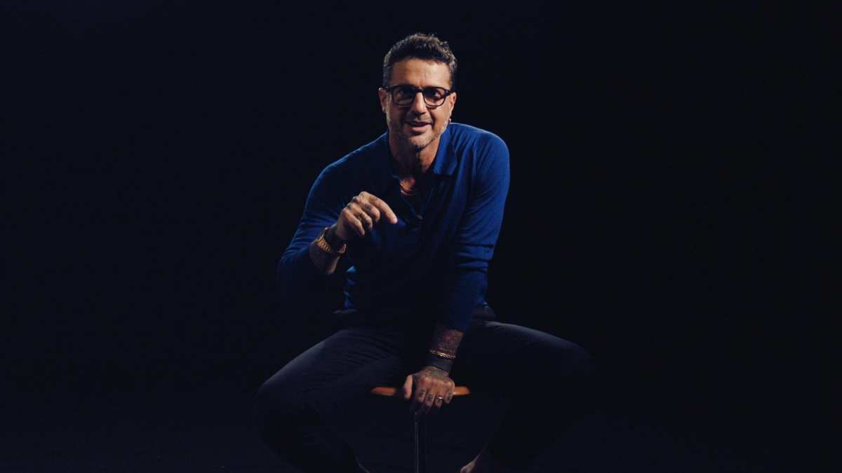 stai diritto risulti pi249 figo il cartello che spiega fabrizio corona meglio di qualsiasi confessione da Thesocialpost.it stai diritto risulti pi249 figo il cartello che spiega fabrizio corona meglio di qualsiasi confessione