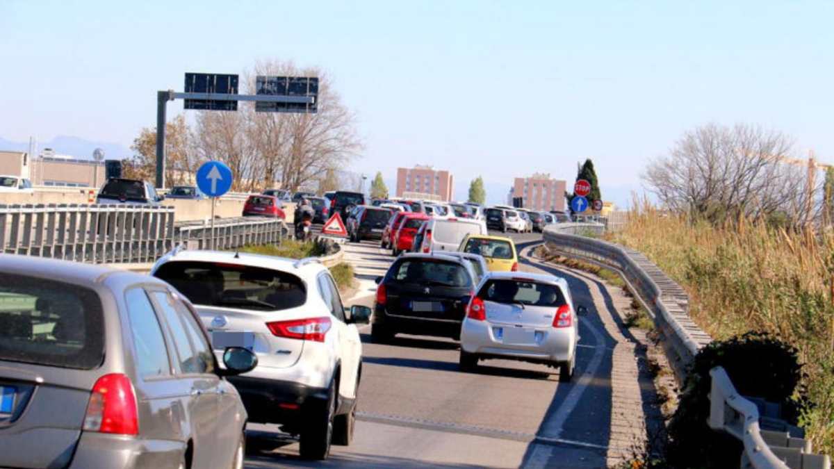 firenze8211pisa8211livorno chiusa nella notte dell8217epifania automobilisti infuriati da Thesocialpost.it firenze8211pisa8211livorno chiusa nella notte dell8217epifania automobilisti infuriati