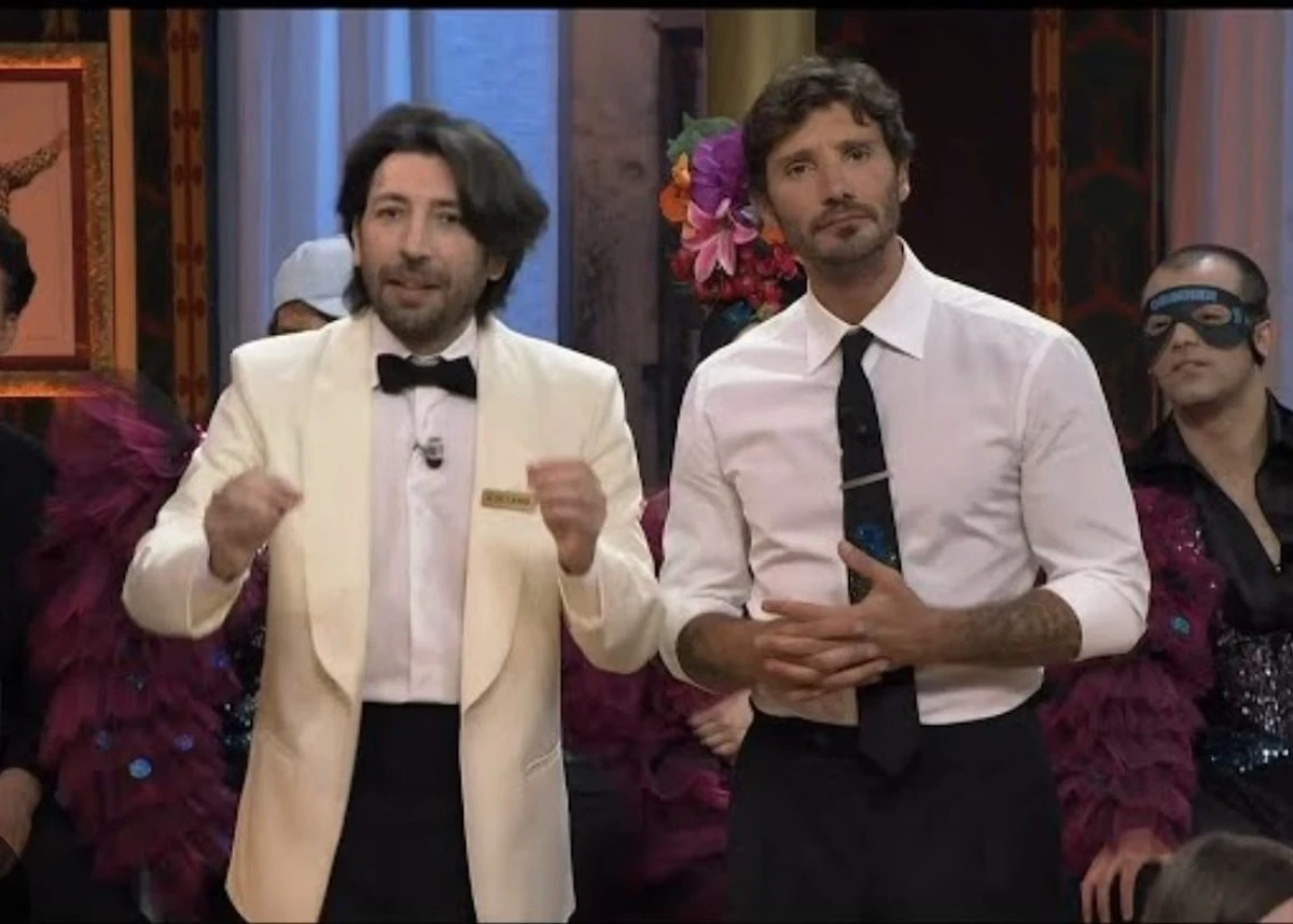 Stefano De Martino scherza in studio sull’assenza di Herbert Ballerina