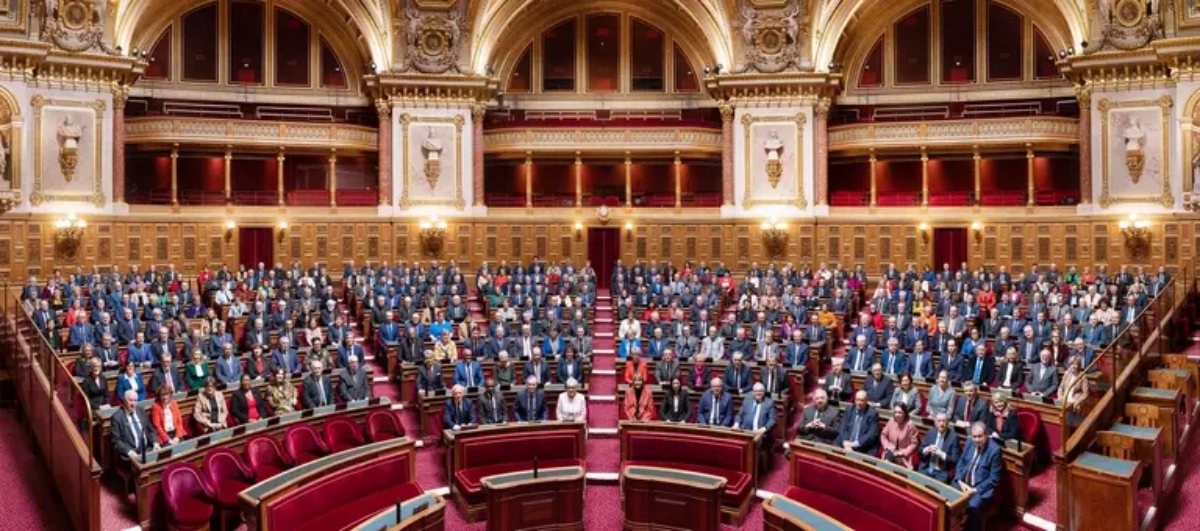 Scandalo in Francia, l’ex senatore Guerriau condannato per aver drogato una deputata: “Voleva violentarla”